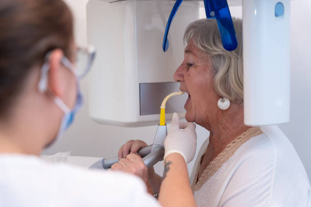 Best Emergency Tooth Extraction in Country Clu, FL